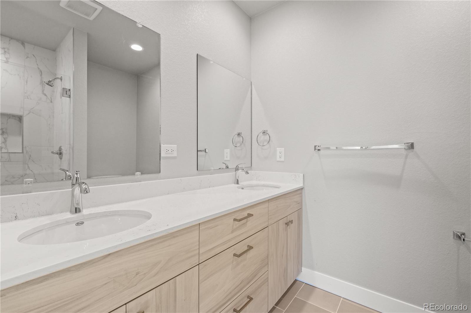 MLS Image #14 for 4737 e iliff avenue,denver, Colorado