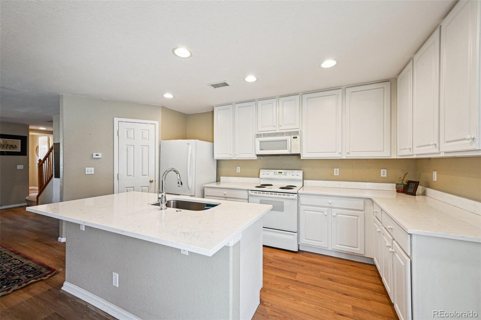 MLS Image #4 for 5786  biscay street,denver, Colorado