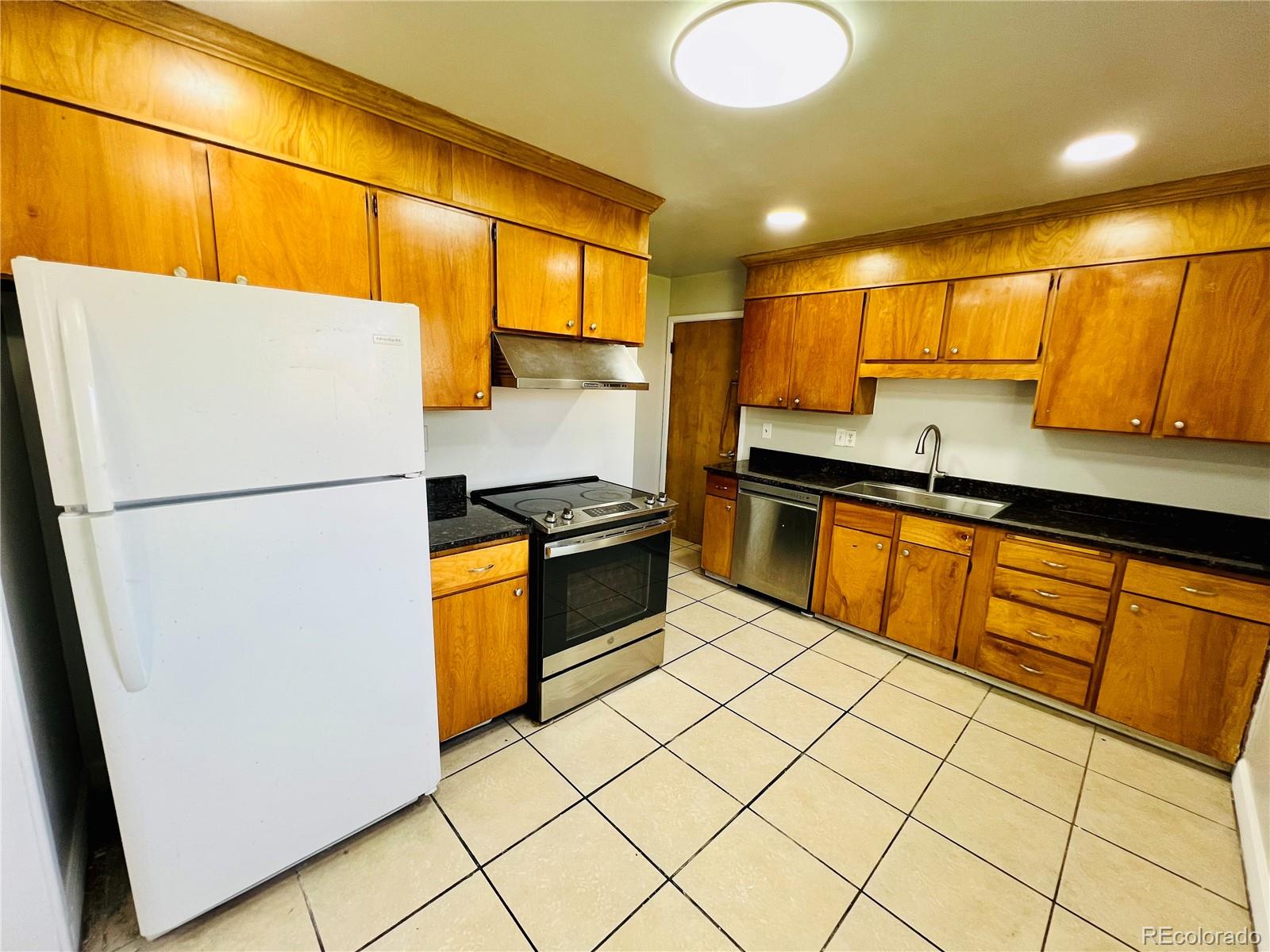 MLS Image #5 for 2027 s newton street,denver, Colorado
