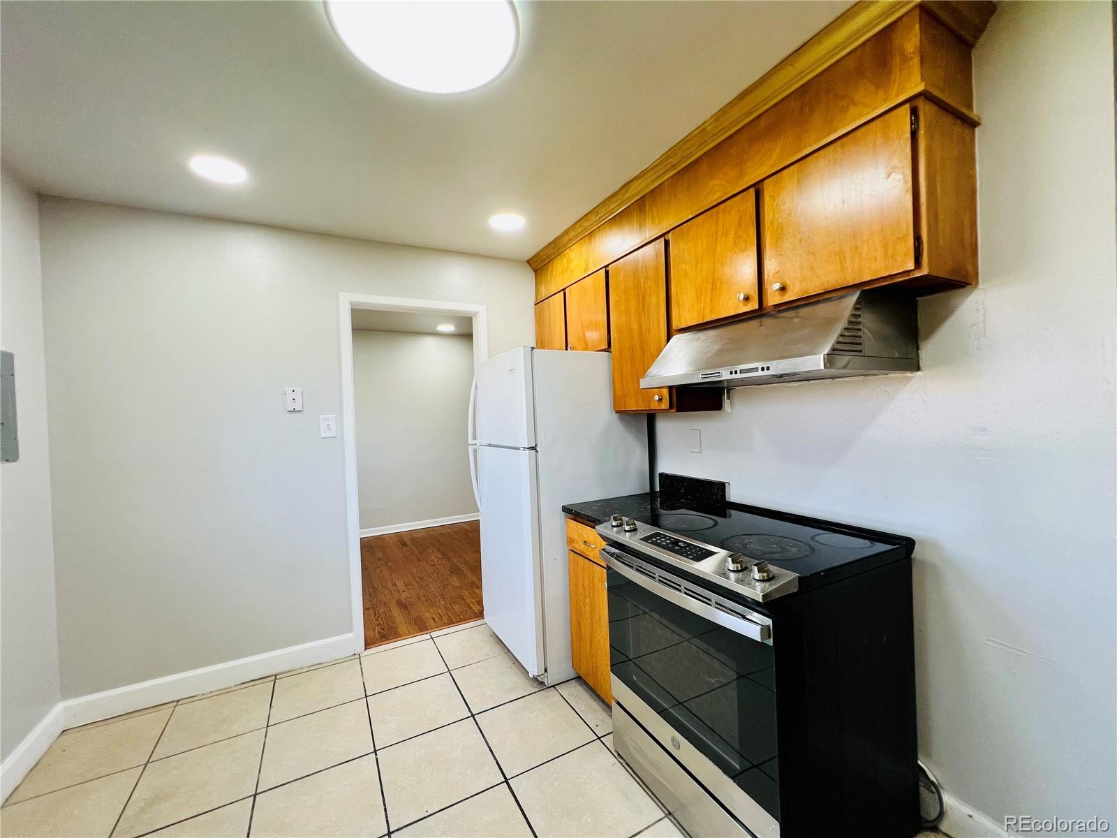 MLS Image #6 for 2027 s newton street,denver, Colorado