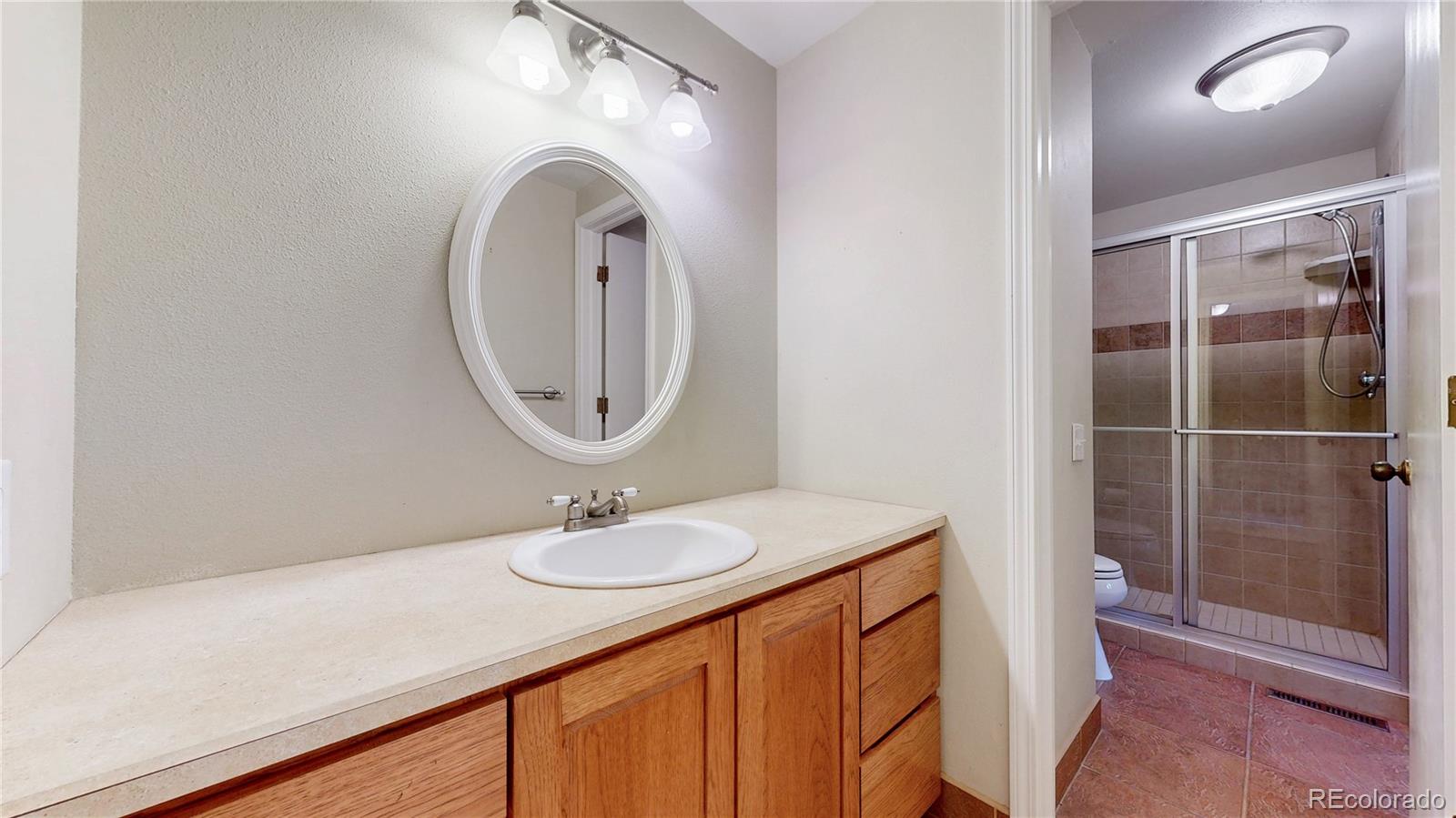 MLS Image #10 for 8752 e amherst drive,denver, Colorado