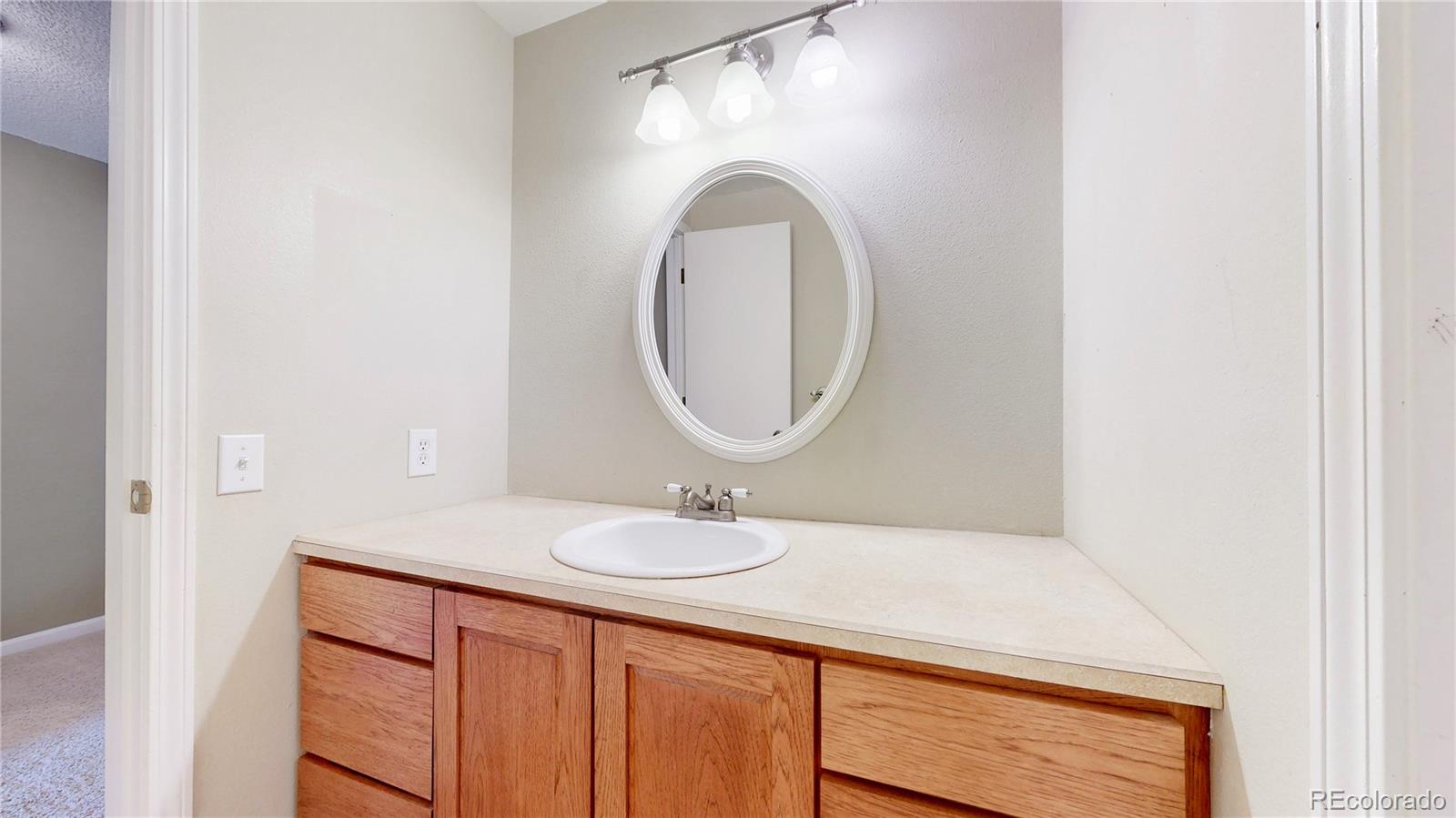 MLS Image #12 for 8752 e amherst drive,denver, Colorado