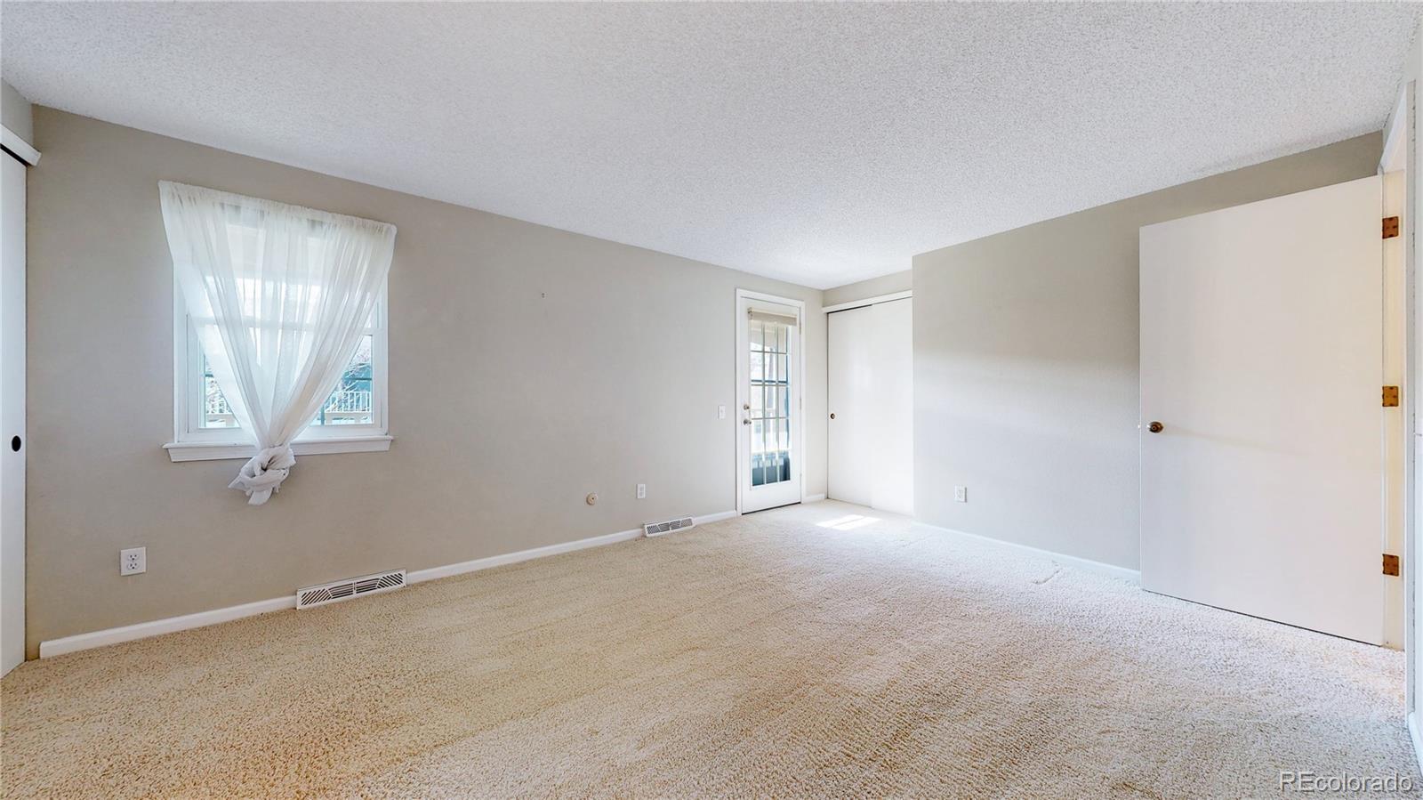MLS Image #13 for 8752 e amherst drive,denver, Colorado