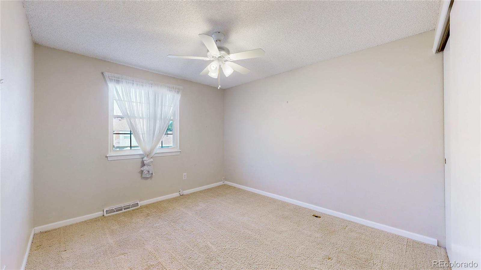 MLS Image #18 for 8752 e amherst drive,denver, Colorado