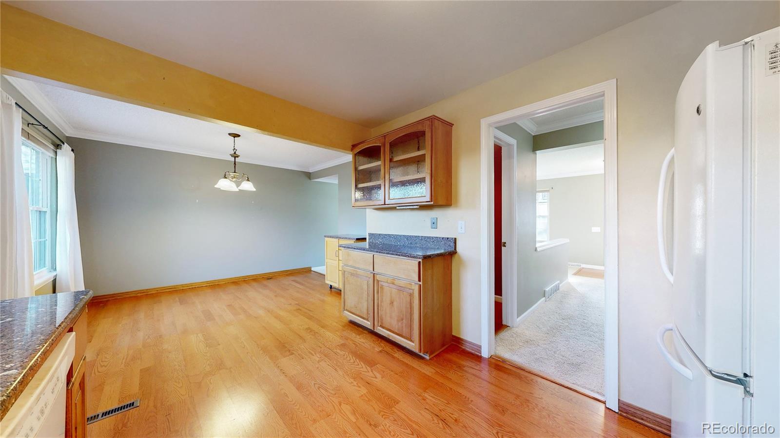 MLS Image #8 for 8752 e amherst drive,denver, Colorado