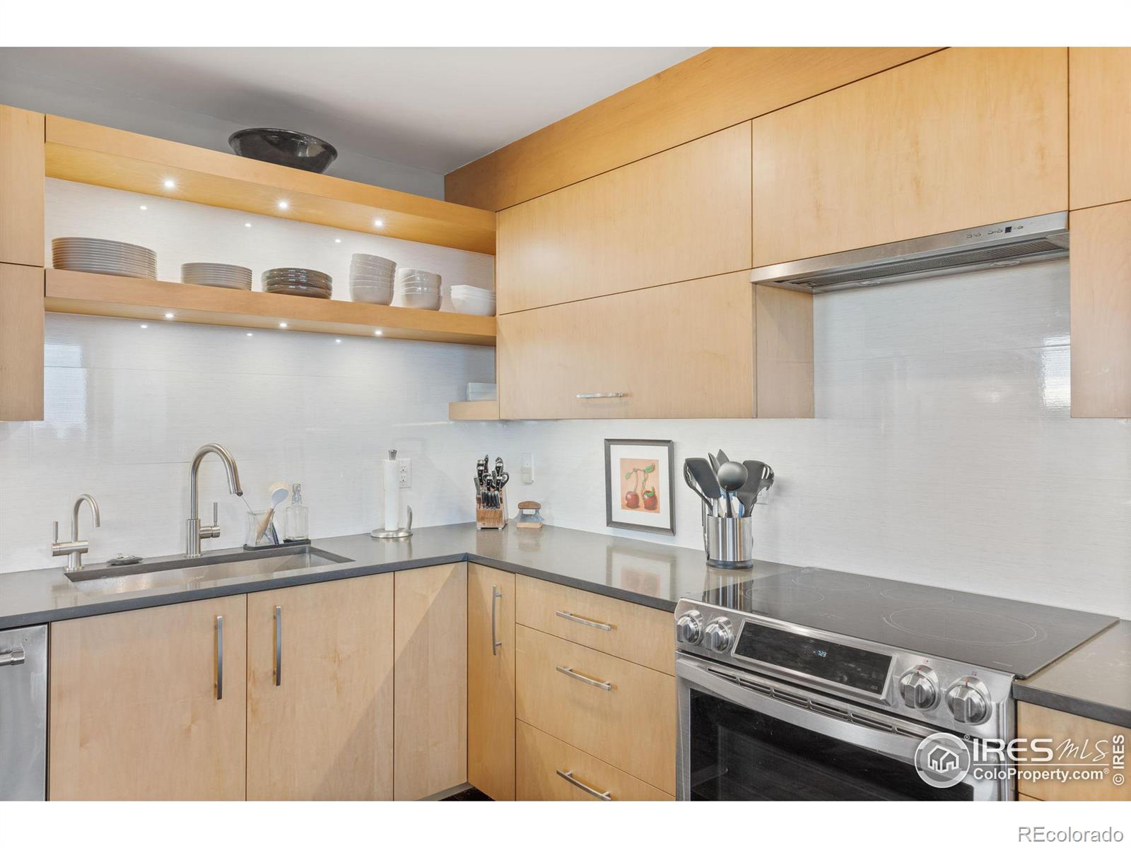 MLS Image #18 for 4570 e yale avenue,denver, Colorado