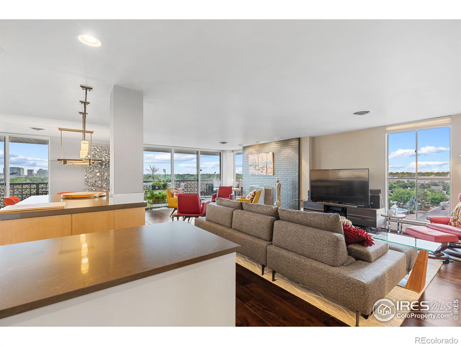 MLS Image #4 for 4570 e yale avenue,denver, Colorado