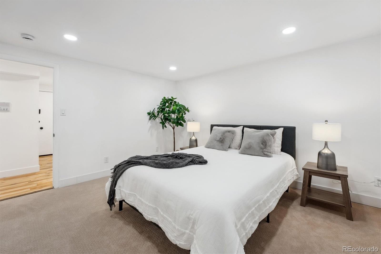 MLS Image #10 for 252 n pennsylvania street 103,denver, Colorado