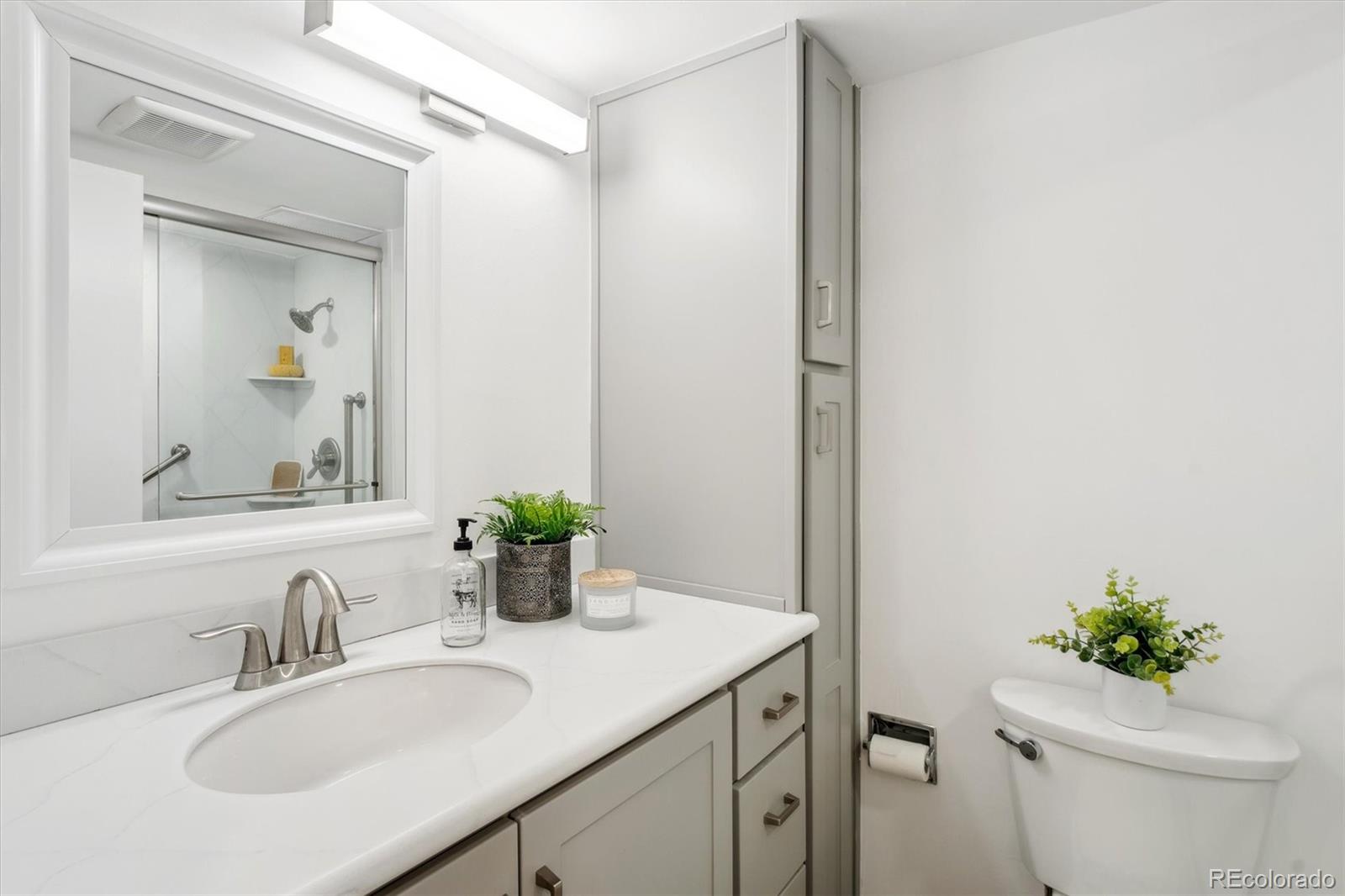 MLS Image #13 for 252 n pennsylvania street 103,denver, Colorado
