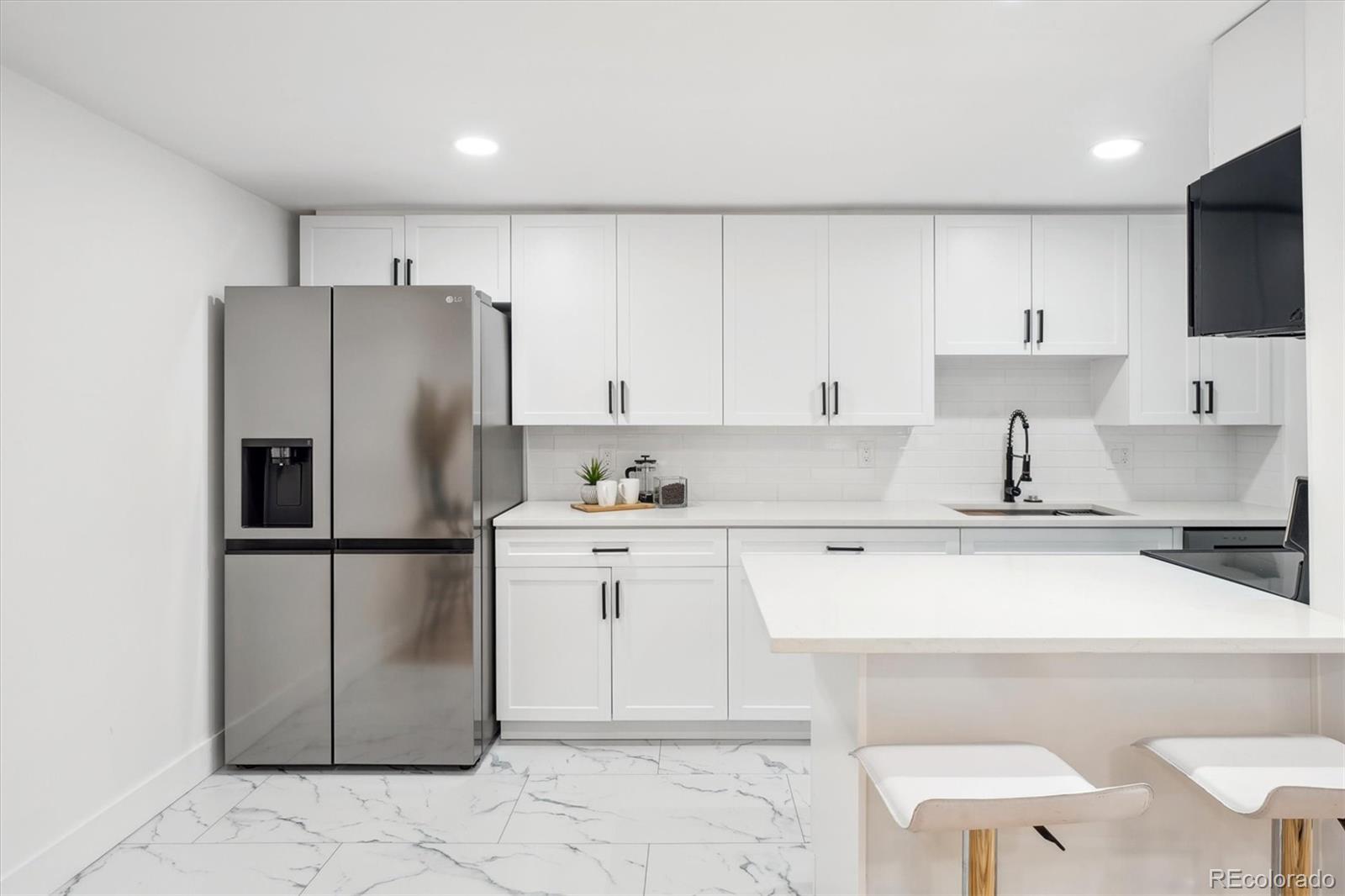 MLS Image #7 for 252 n pennsylvania street 103,denver, Colorado