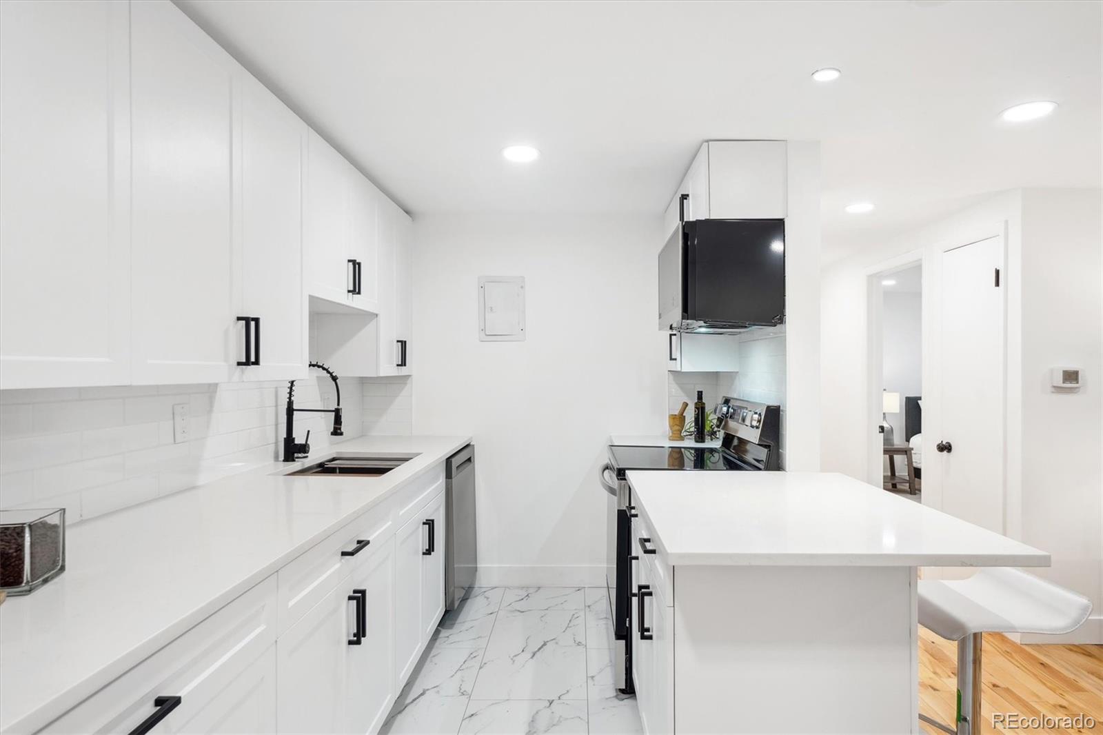 MLS Image #9 for 252 n pennsylvania street 103,denver, Colorado