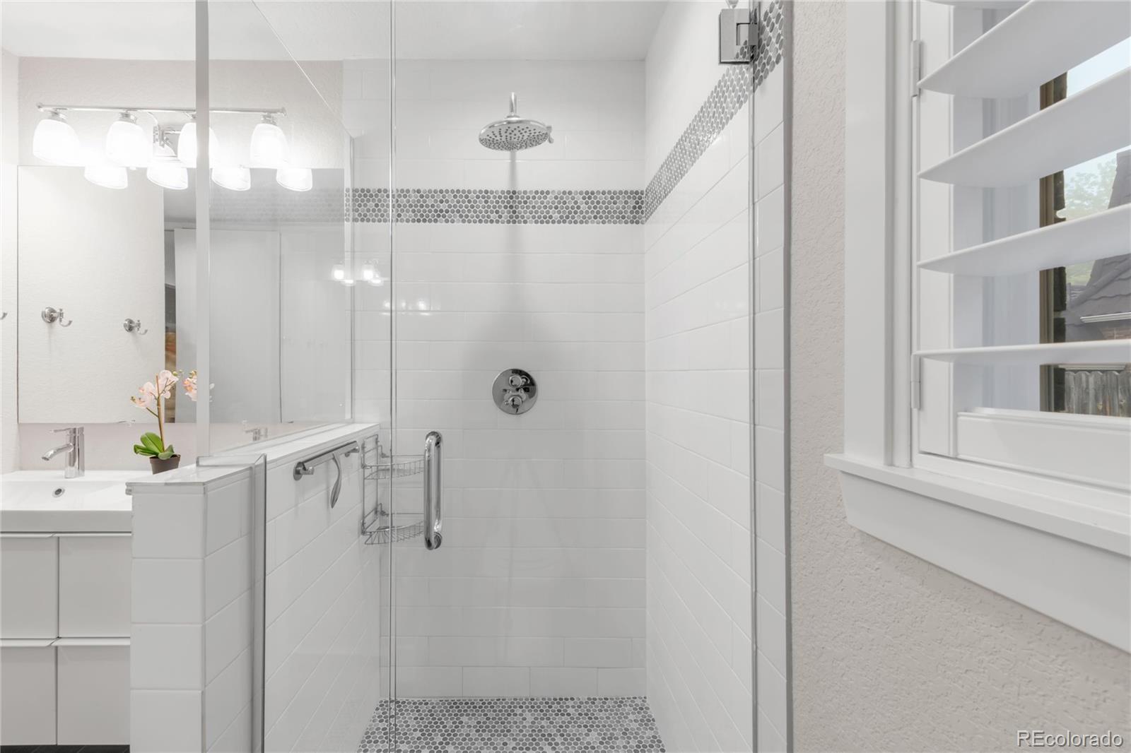 MLS Image #13 for 9861 e ohio avenue,denver, Colorado