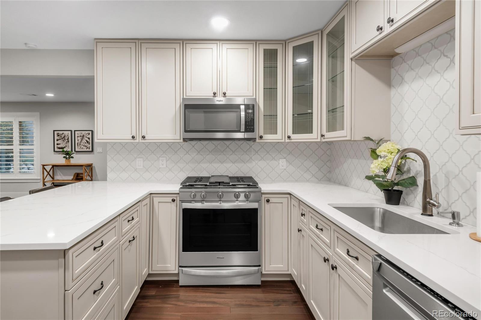 MLS Image #7 for 9861 e ohio avenue,denver, Colorado
