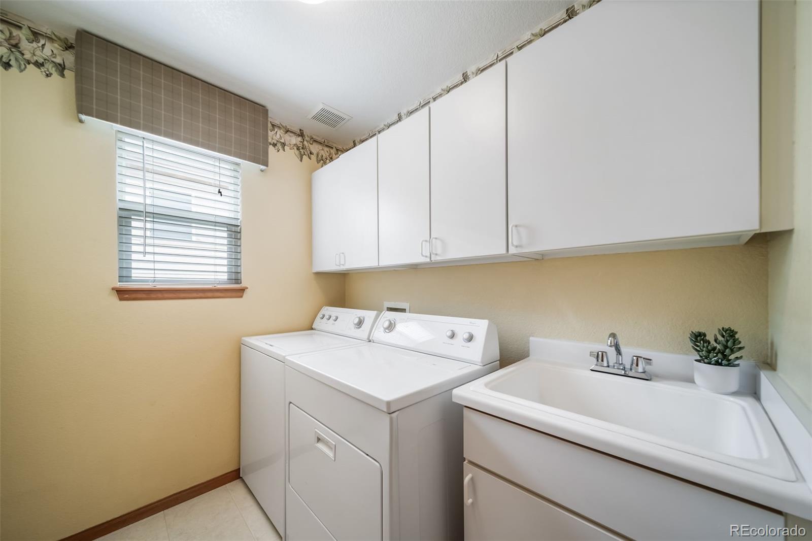 MLS Image #17 for 20738 e grand place,aurora, Colorado