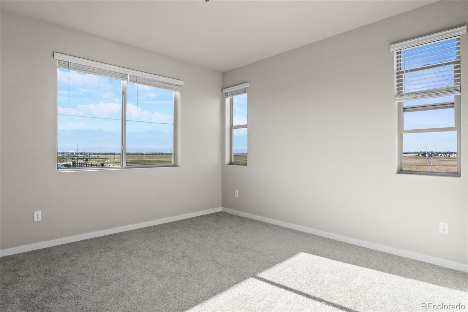 MLS Image #13 for 27492 e 1st avenue,aurora, Colorado