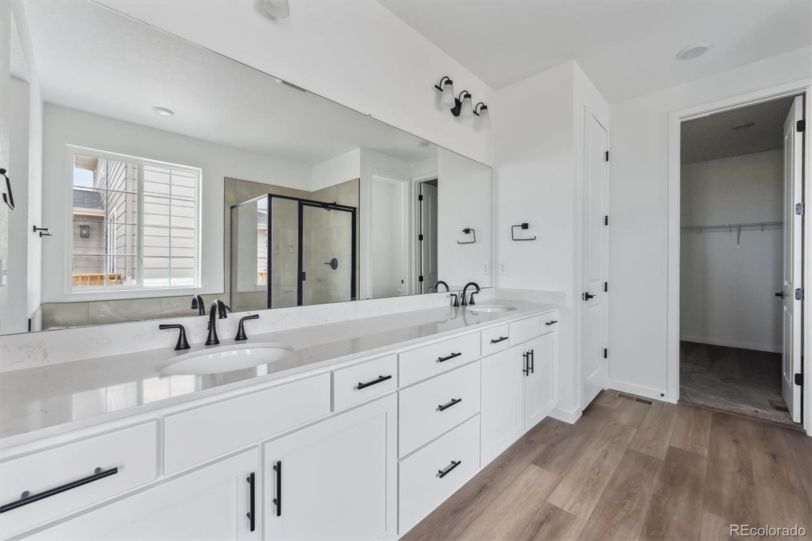 MLS Image #14 for 25283 e warren place,aurora, Colorado