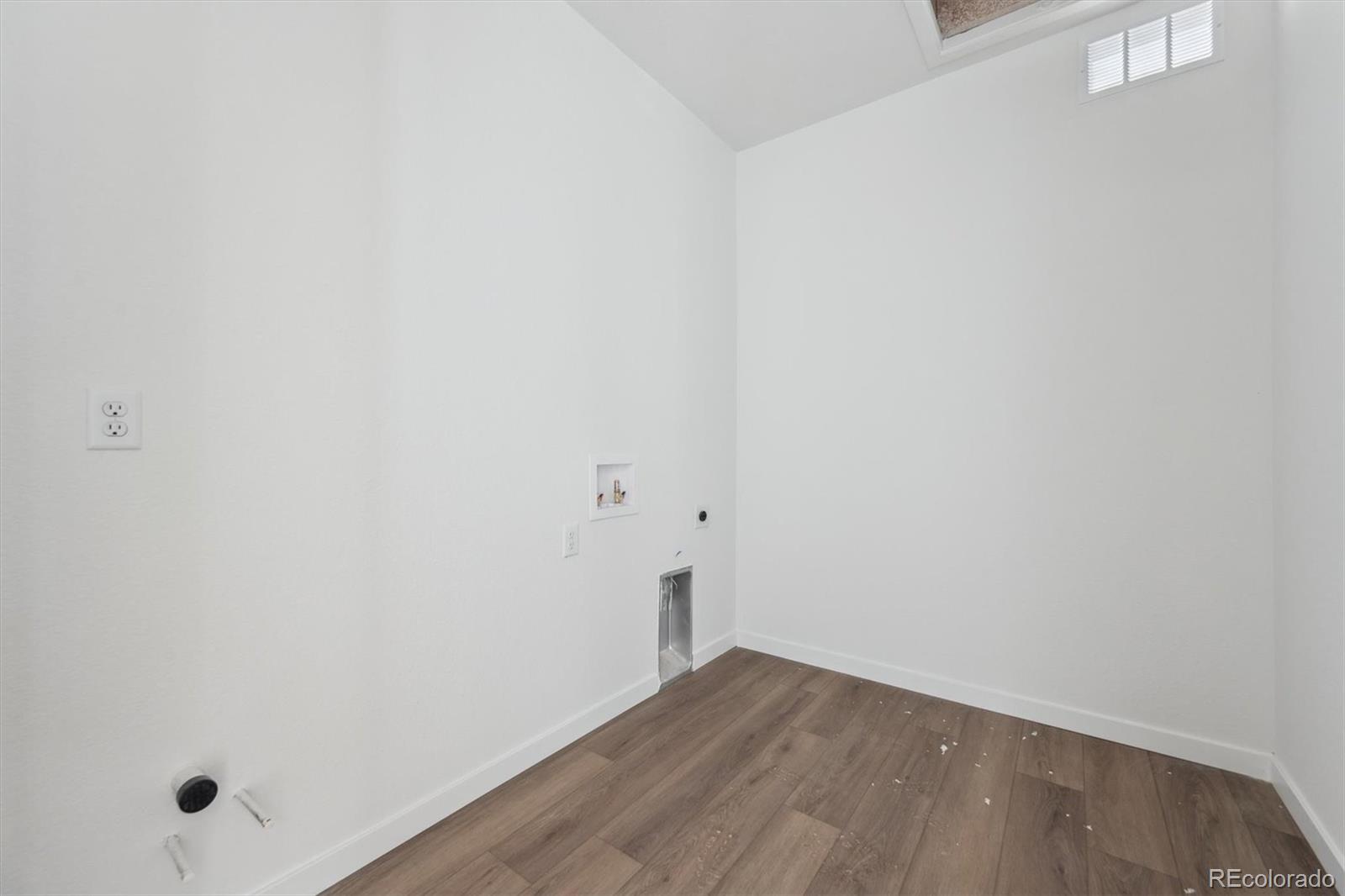MLS Image #5 for 25283 e warren place,aurora, Colorado