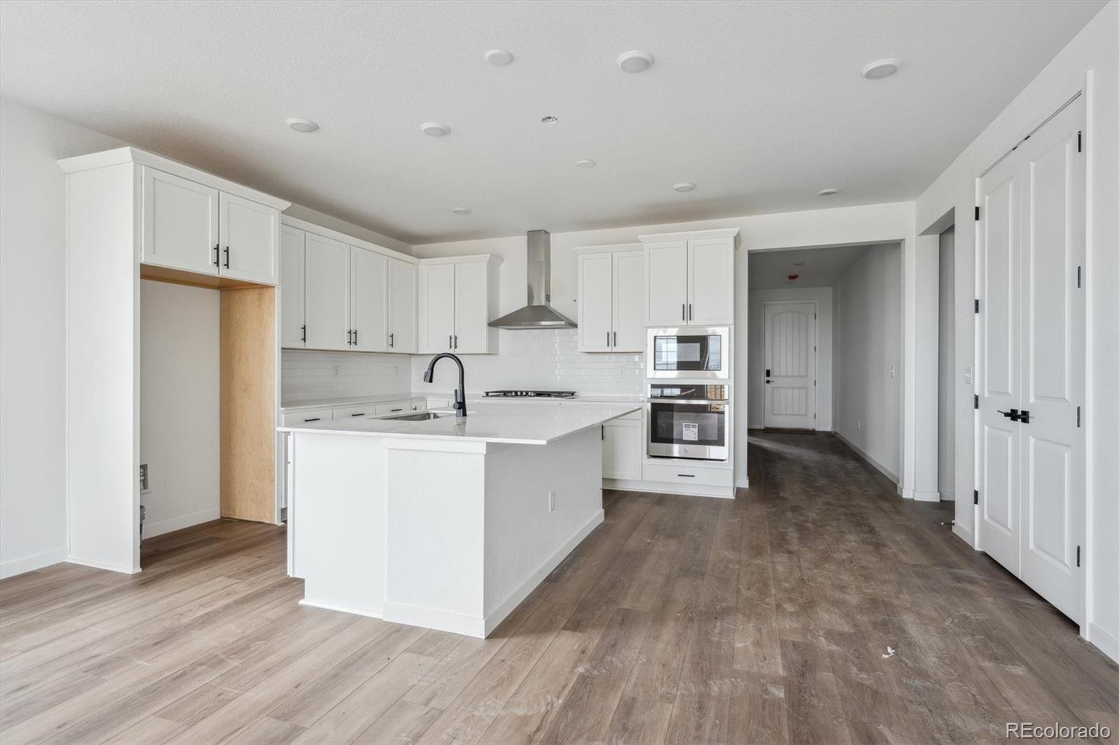 MLS Image #6 for 25283 e warren place,aurora, Colorado