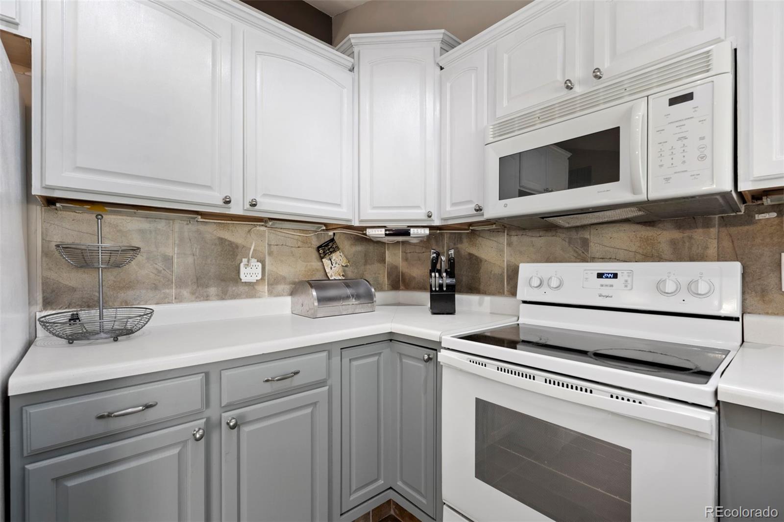 MLS Image #7 for 6779 w 79th circle,arvada, Colorado