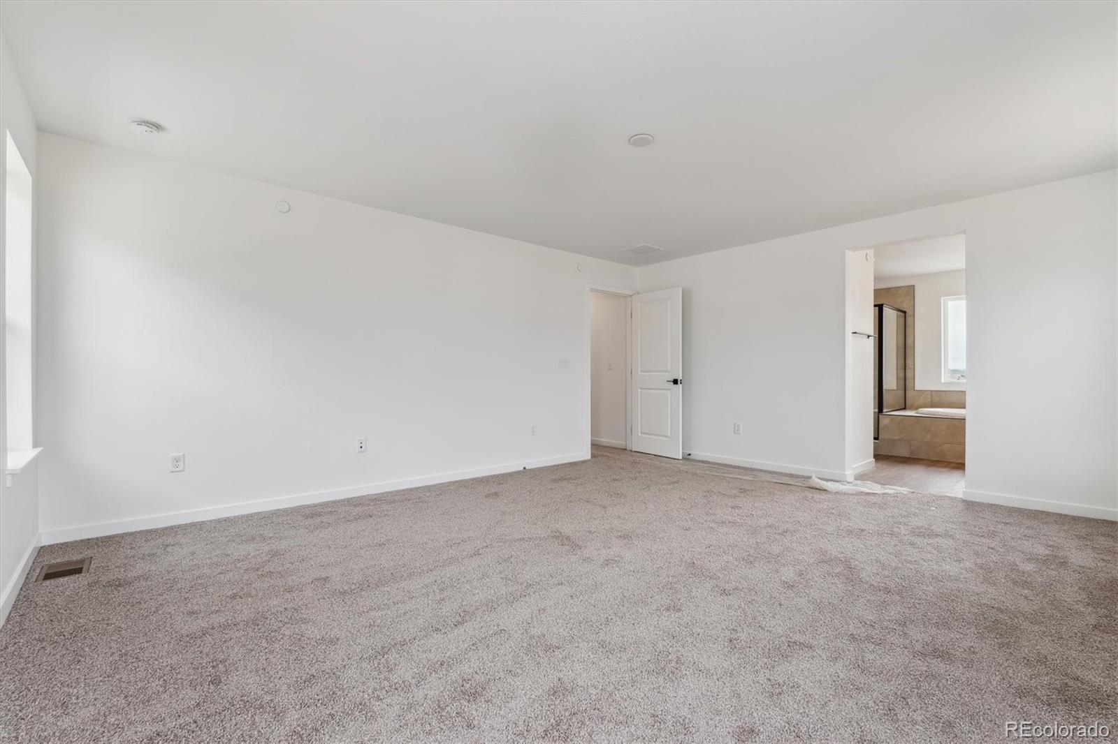 MLS Image #11 for 9237  truckee court,commerce city, Colorado