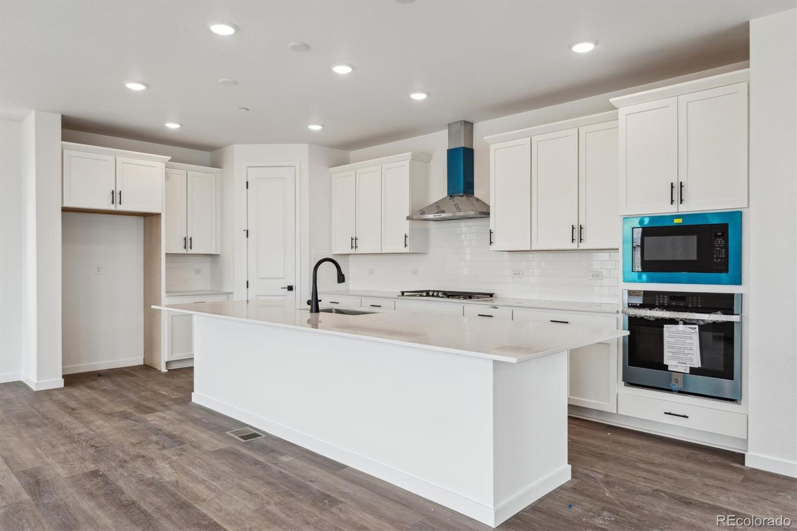 MLS Image #5 for 9237  truckee court,commerce city, Colorado