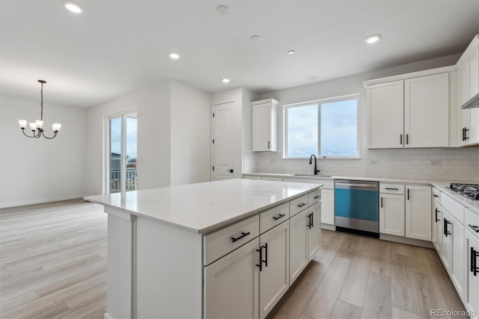 MLS Image #7 for 9243  truckee court,commerce city, Colorado