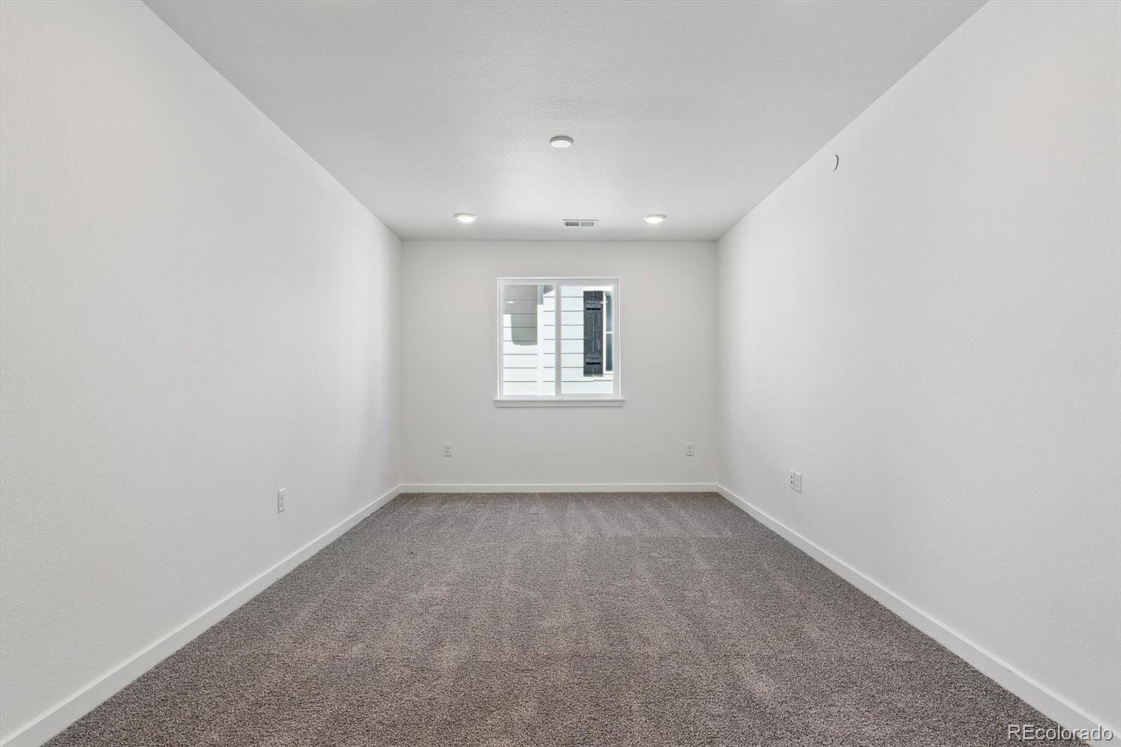 MLS Image #10 for 9247  truckee court,commerce city, Colorado