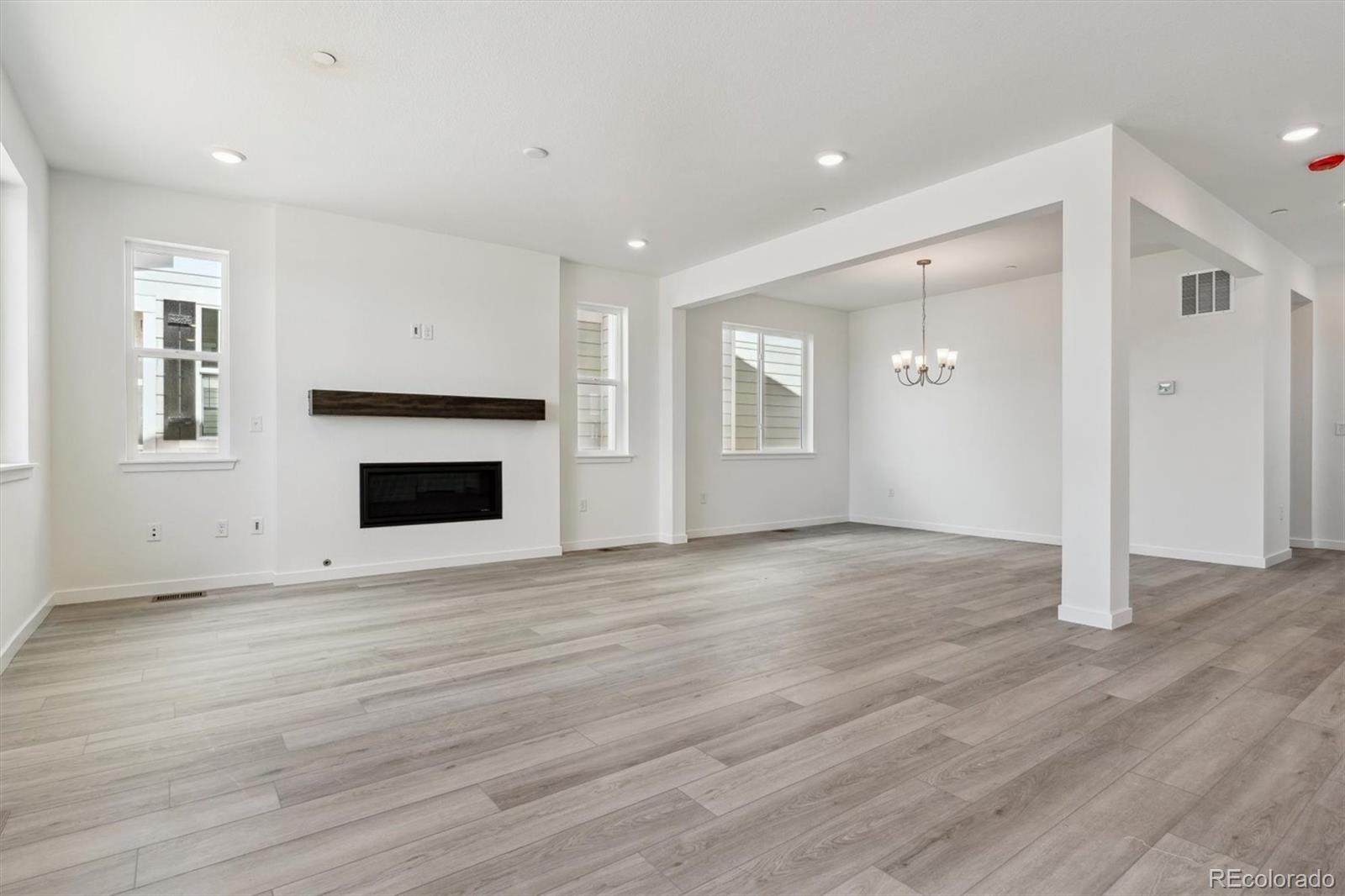 MLS Image #5 for 9247  truckee court,commerce city, Colorado