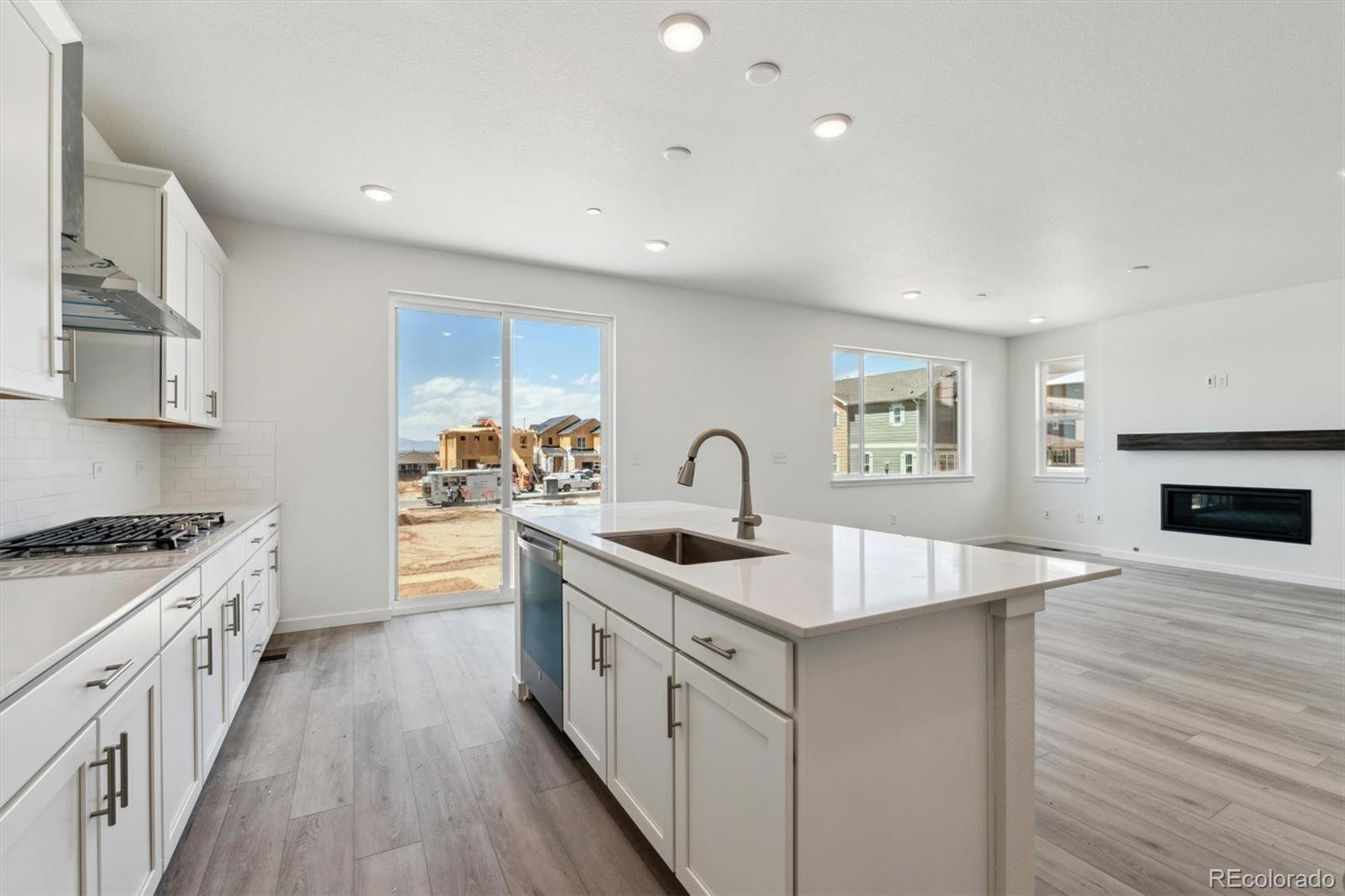 MLS Image #8 for 9247  truckee court,commerce city, Colorado