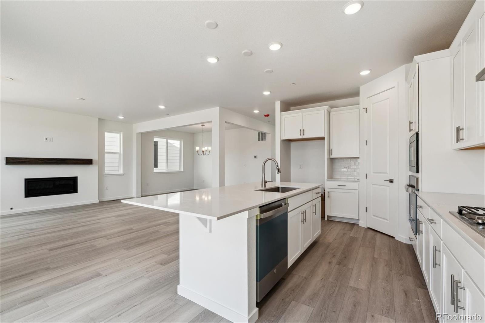 MLS Image #9 for 9247  truckee court,commerce city, Colorado