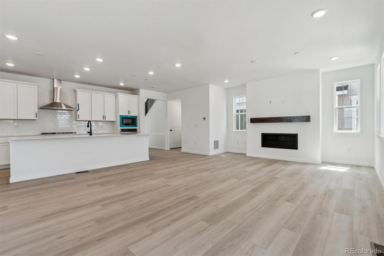 MLS Image #9 for 9253  truckee court,commerce city, Colorado