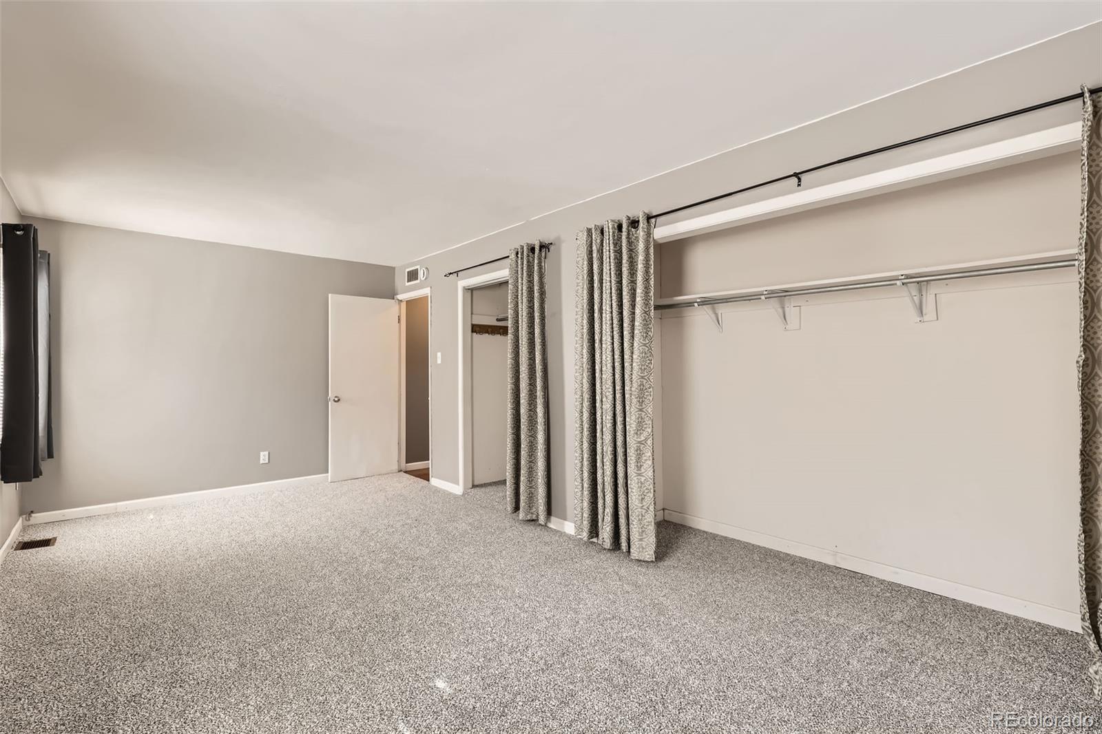 MLS Image #14 for 3016 s grape way,denver, Colorado