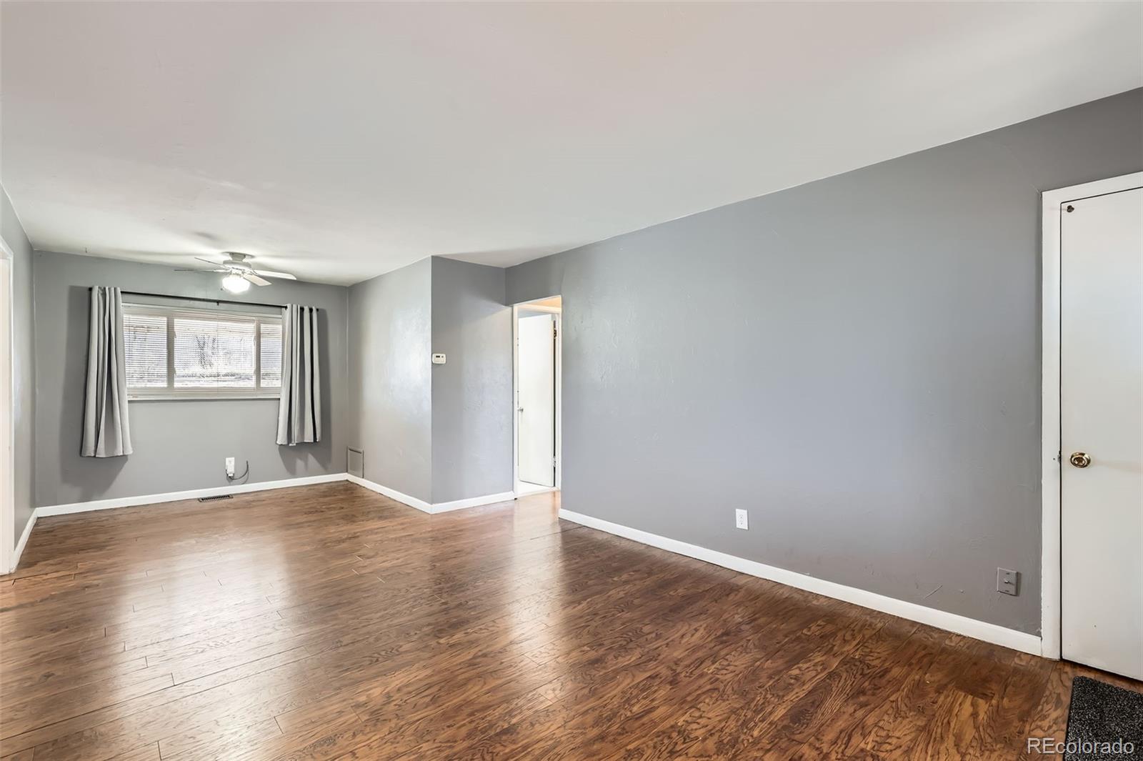 MLS Image #4 for 3016 s grape way,denver, Colorado