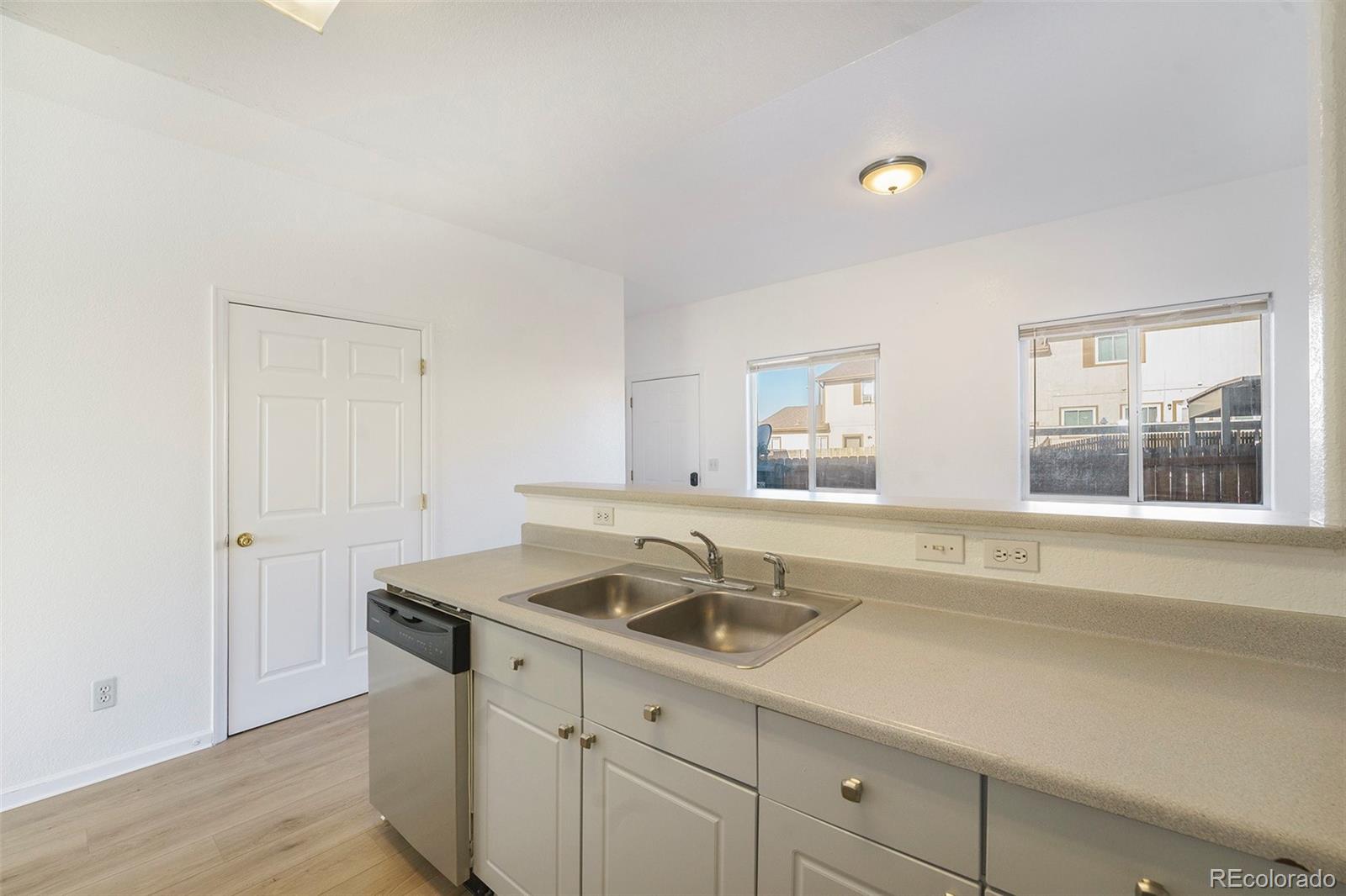 MLS Image #13 for 2644  devonshire court,denver, Colorado