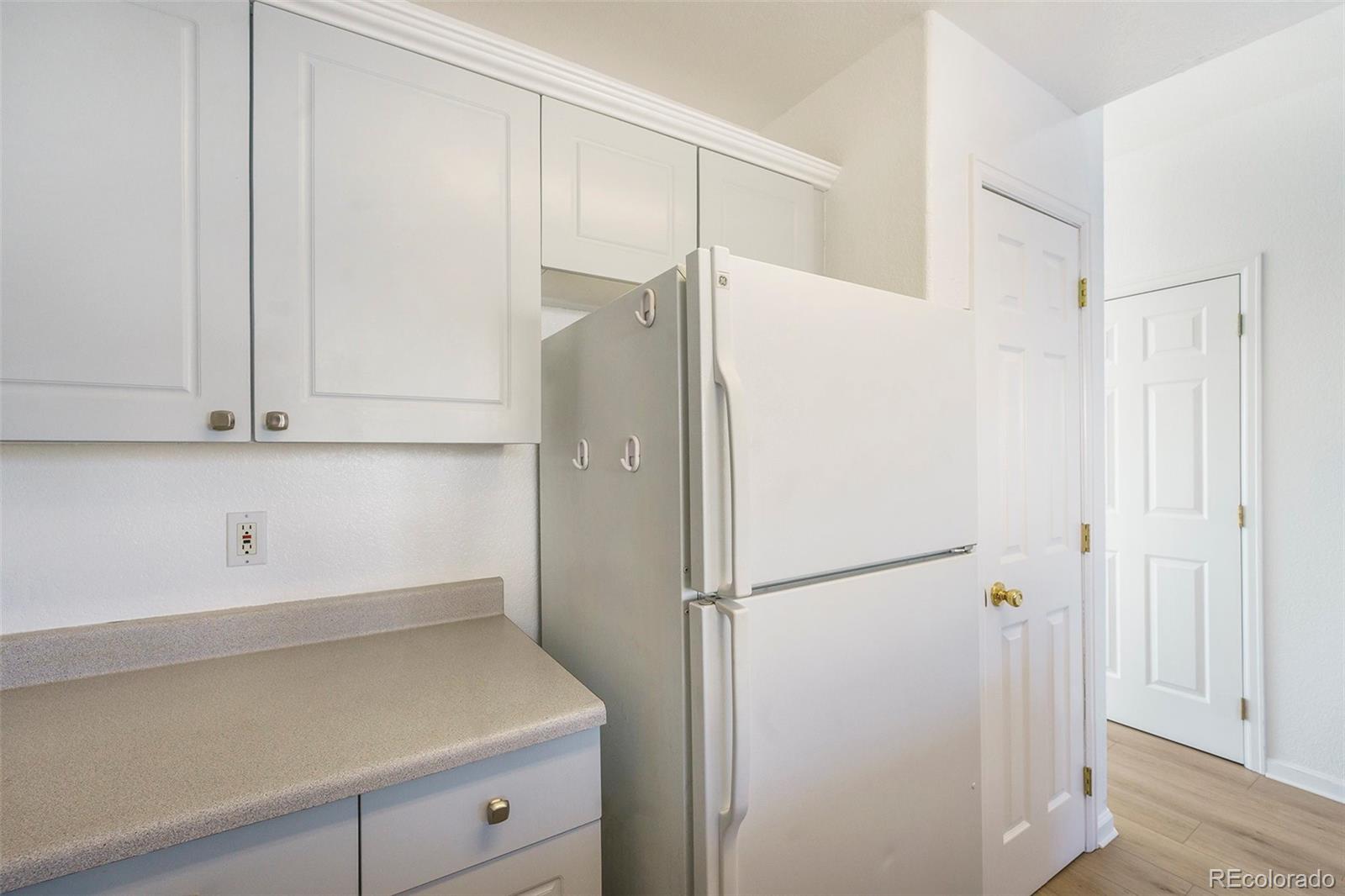 MLS Image #15 for 2644  devonshire court,denver, Colorado