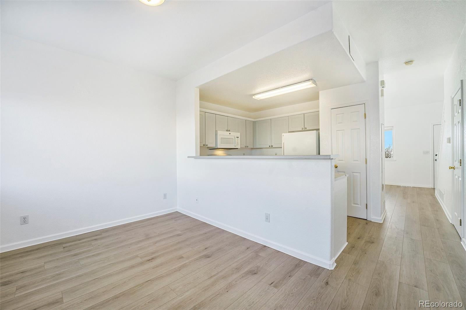 MLS Image #5 for 2644  devonshire court,denver, Colorado