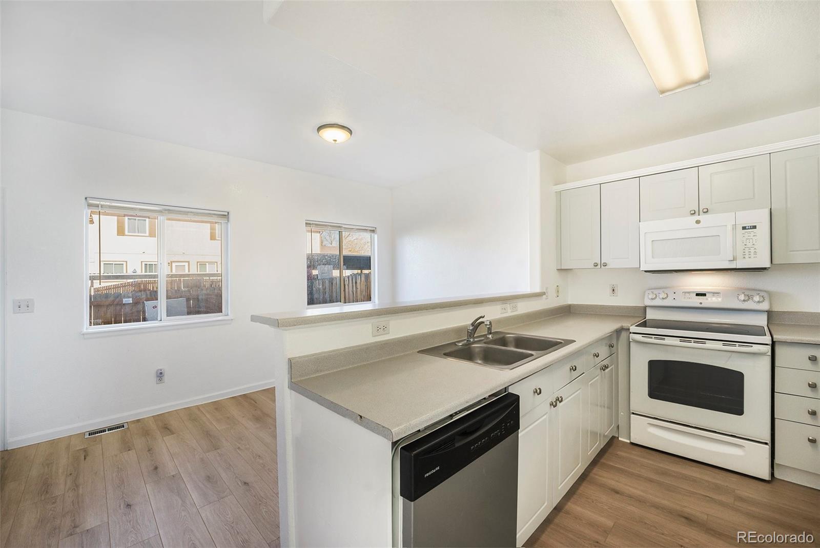 MLS Image #9 for 2644  devonshire court,denver, Colorado
