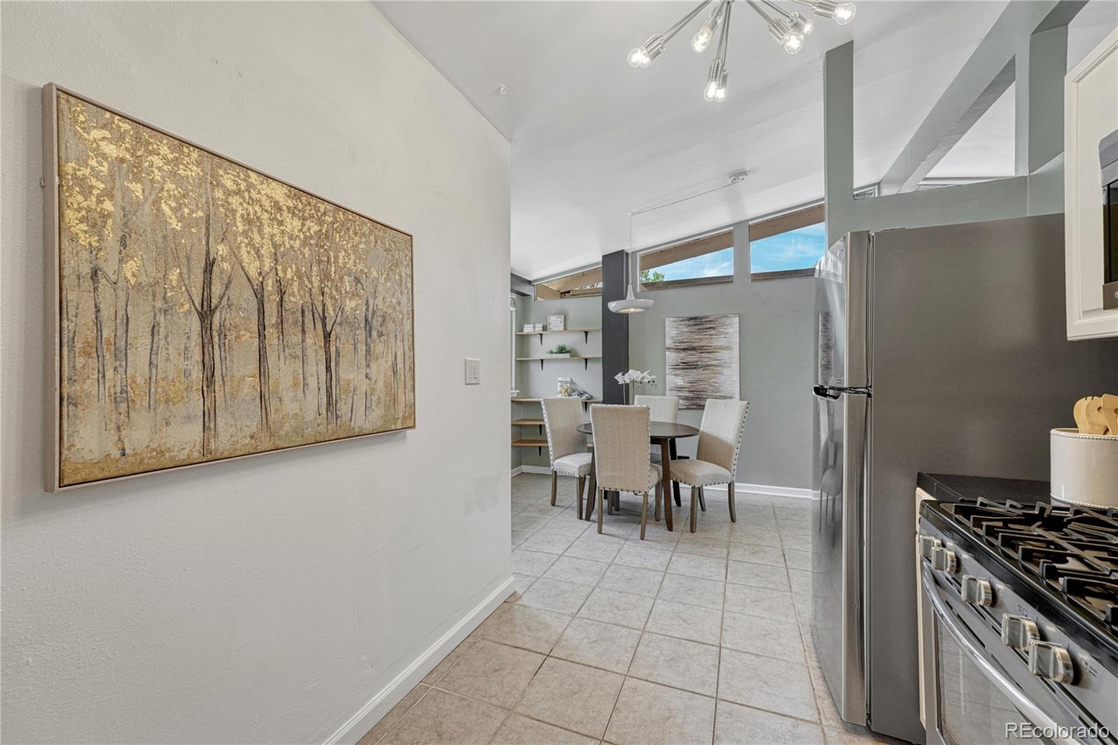 MLS Image #11 for 1906 s vrain street,denver, Colorado