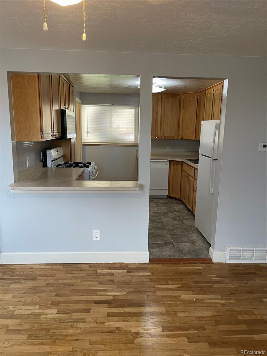 MLS Image #4 for 1971 s dahlia street,denver, Colorado