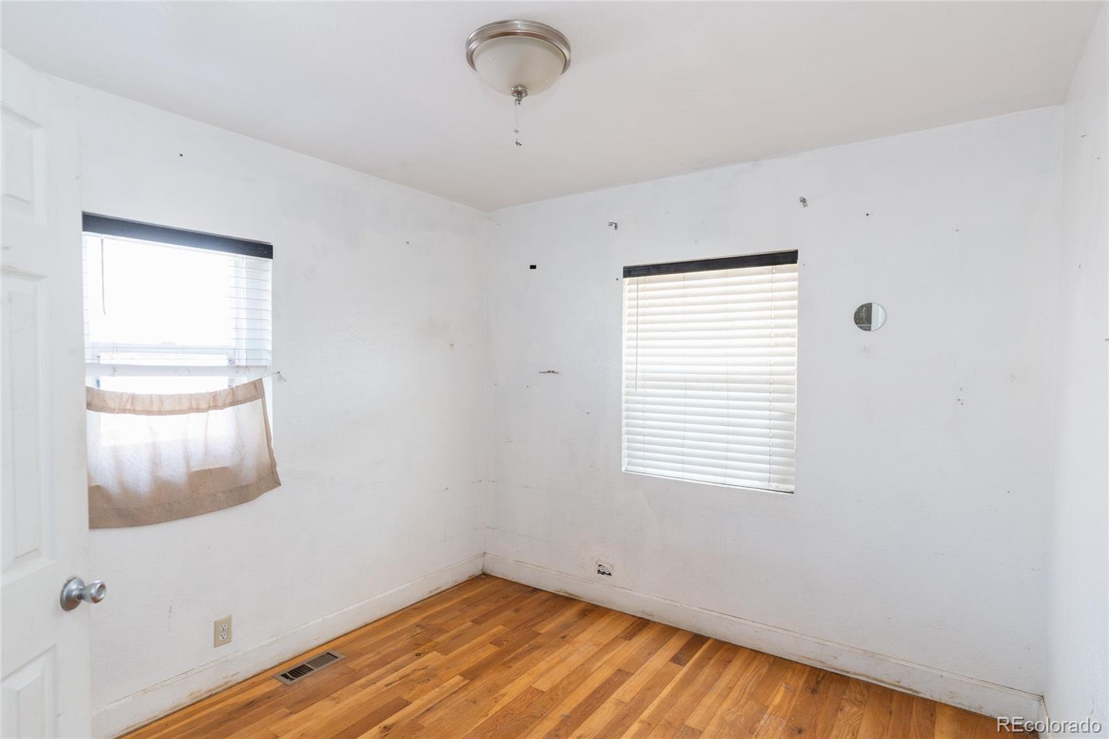 MLS Image #10 for 4849  lincoln street,denver, Colorado