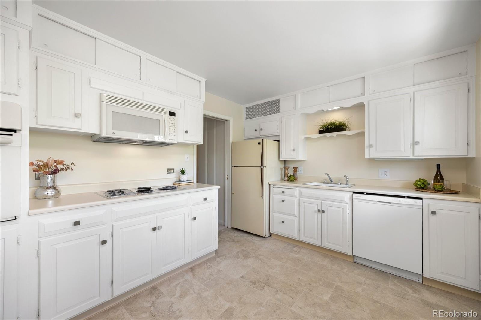MLS Image #11 for 3942 e evans avenue,denver, Colorado