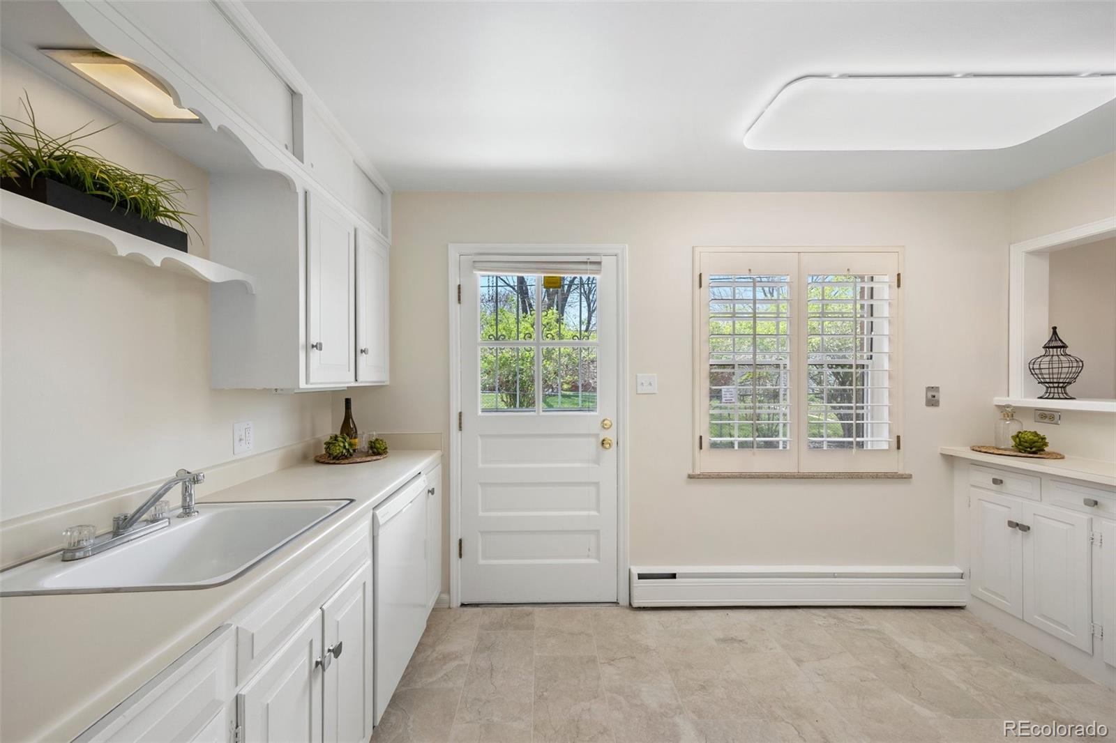 MLS Image #9 for 3942 e evans avenue,denver, Colorado