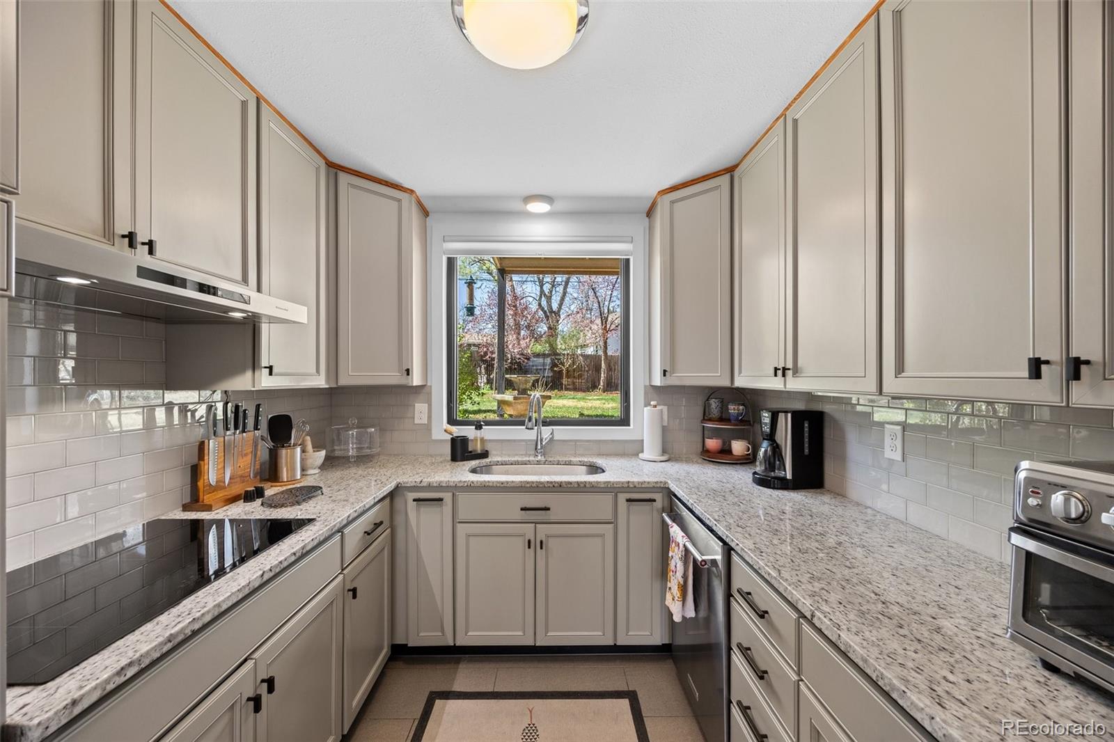 MLS Image #11 for 1485 s jasmine way,denver, Colorado