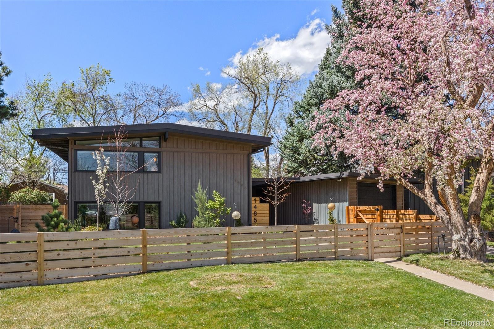 MLS Image #3 for 1485 s jasmine way,denver, Colorado