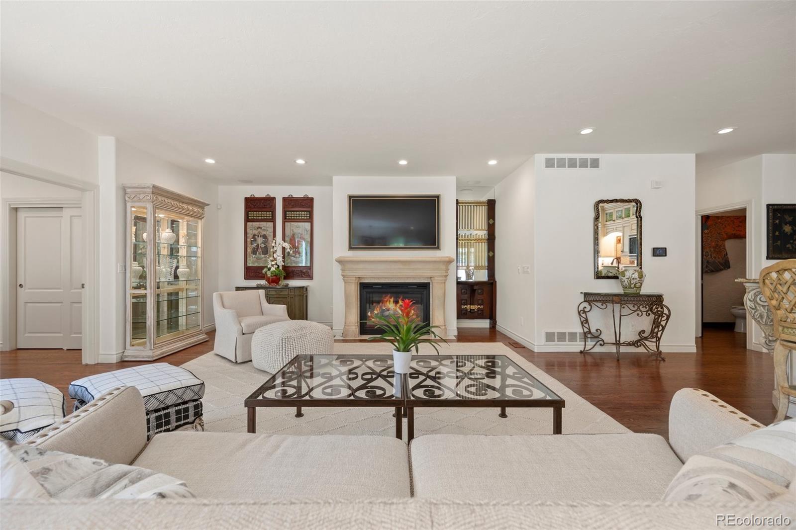 MLS Image #4 for 344  saint paul street,denver, Colorado
