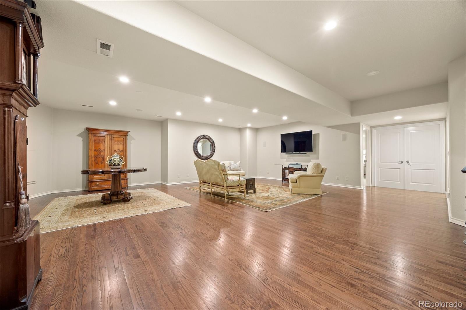 MLS Image #40 for 344  saint paul street,denver, Colorado