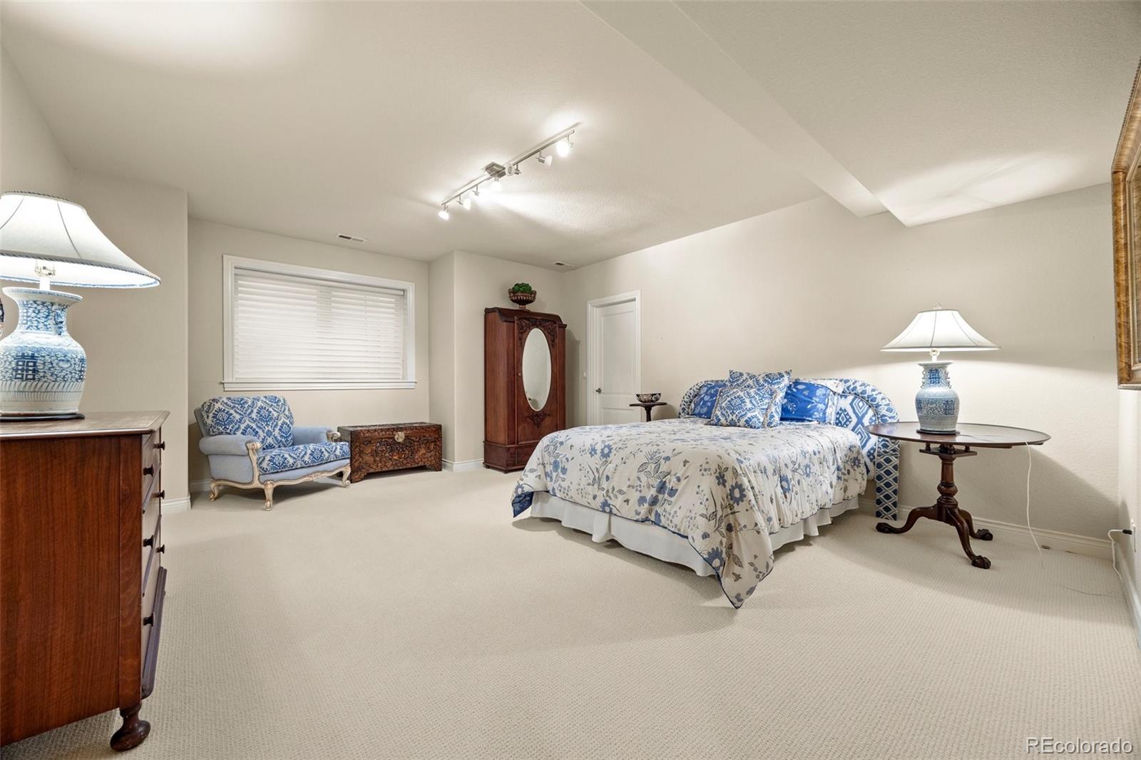MLS Image #41 for 344  saint paul street,denver, Colorado