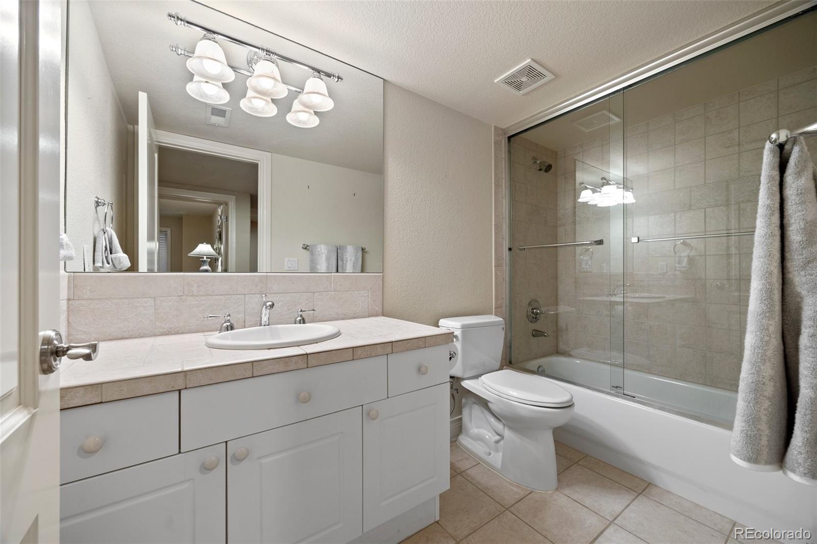 MLS Image #42 for 344  saint paul street,denver, Colorado