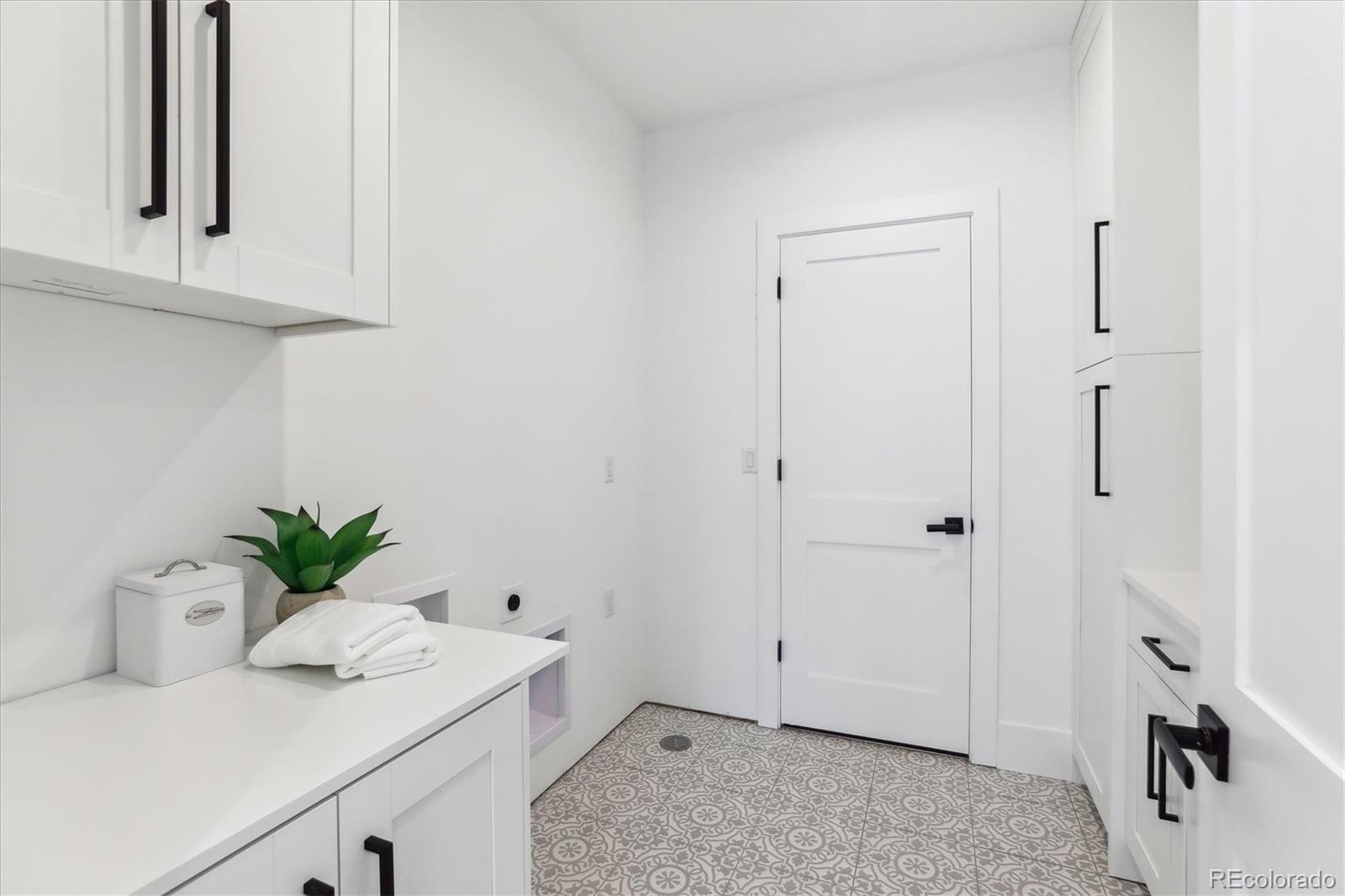 MLS Image #41 for 2900 s adams street,denver, Colorado