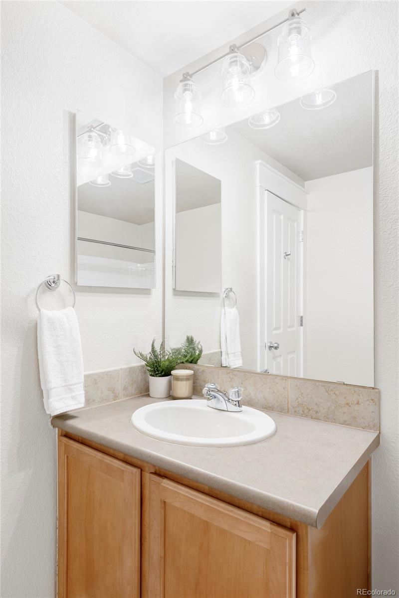 MLS Image #25 for 9124 e 29th place,denver, Colorado